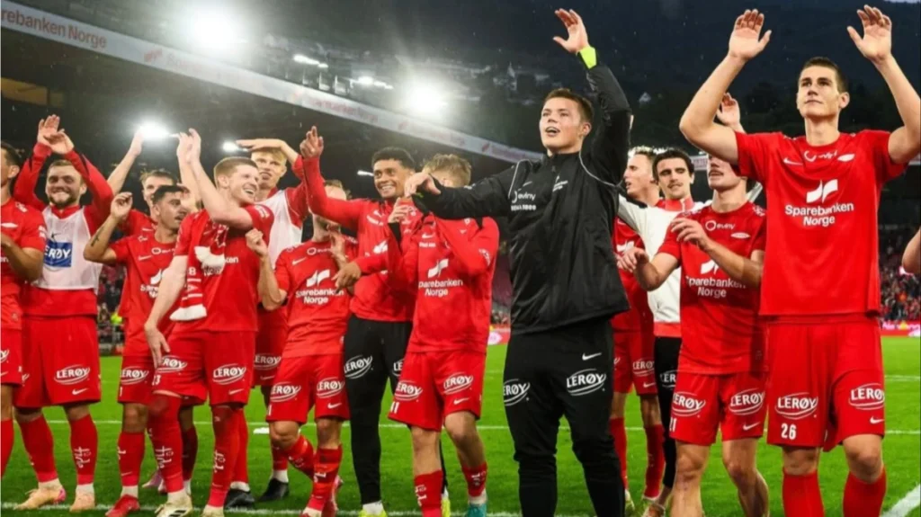 mixcollage-28-aug-2025-12-59-am-625