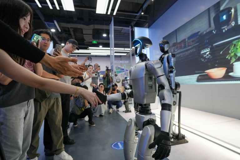 robot-mall-afp1241-768x512
