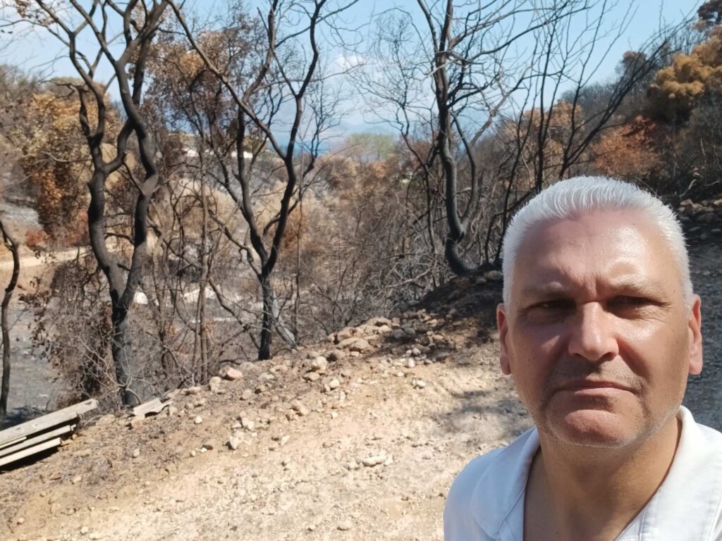 ad02d6ff-a809-412f-b215-468b394cbc1e