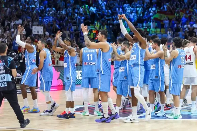 ellada-eurobasket-2025-omadiki-640x427
