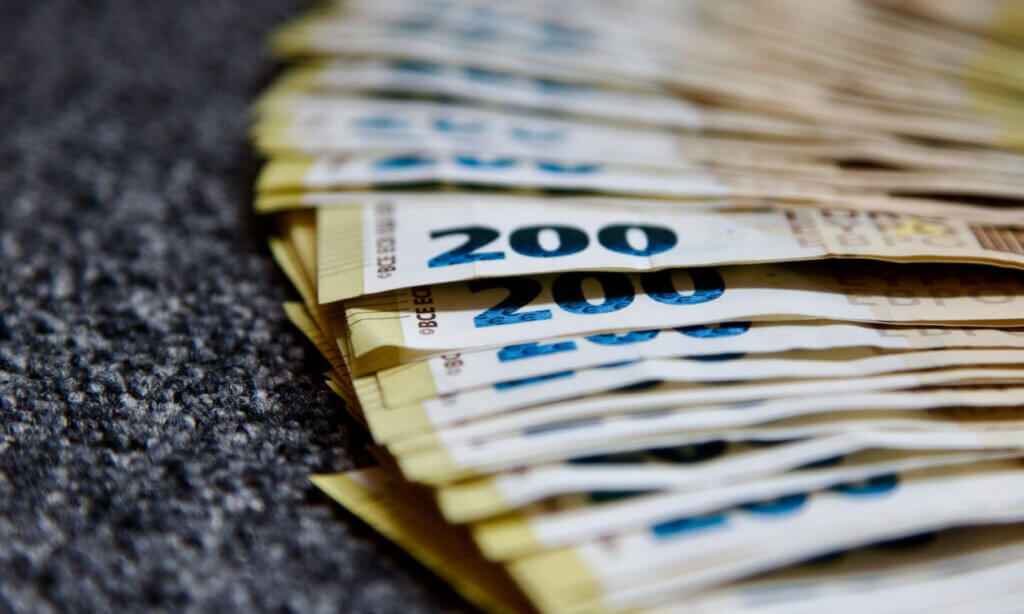 euro200