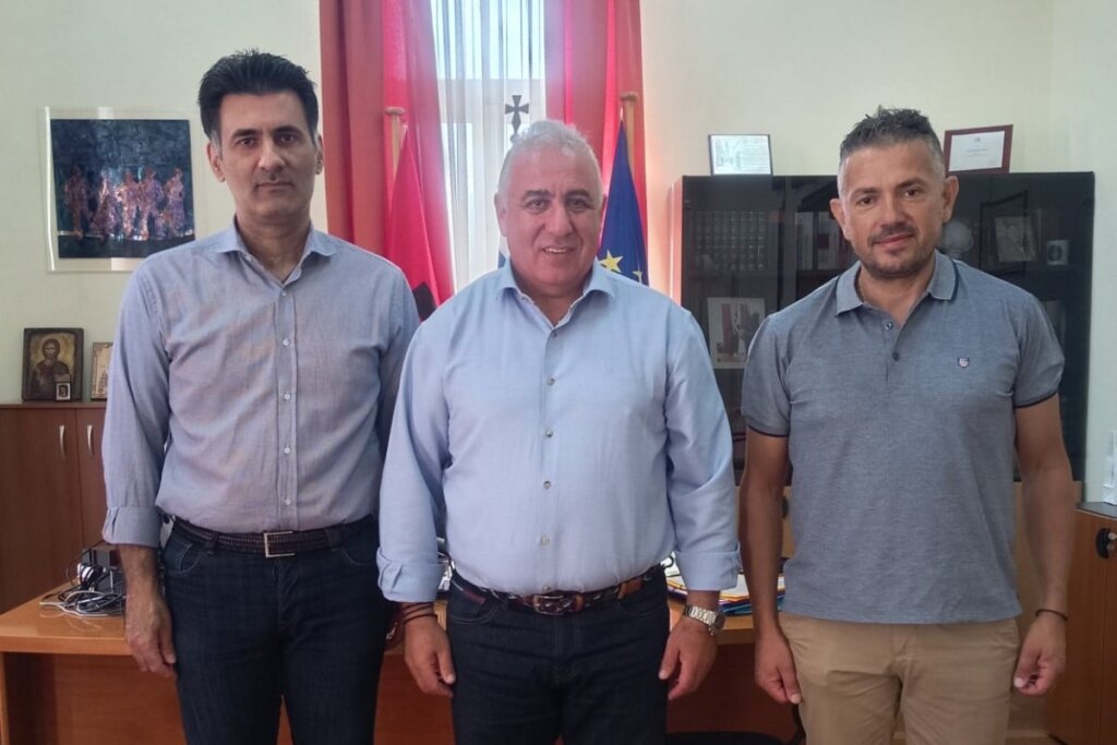 foto-επισκεψη-σε-Δήμαρχο-Αιγίου-