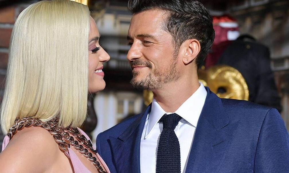 katy-perry-orlando-bloom-carnival-row-t-52