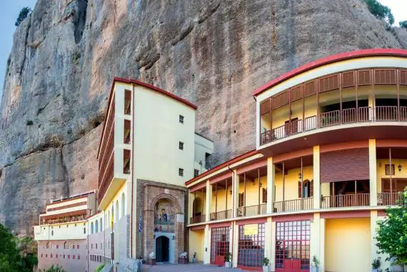 mega-spilaio-i-archaioteri-moni-tis-elladas-kai-o-spoydaios-rolos-tis-stin-epanastasi-toy-18212