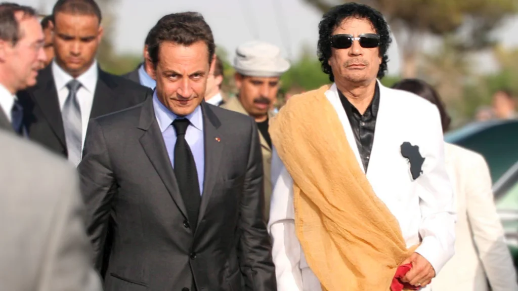 sarkozy-gaddafi-mak