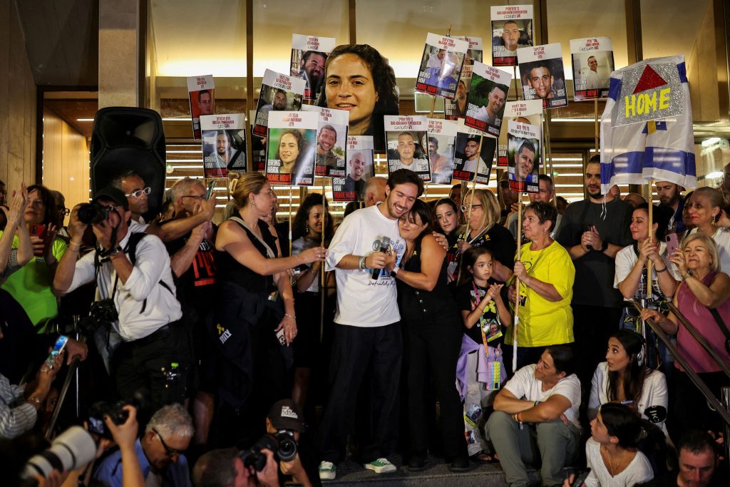 2025-10-09T175029Z_800971296_RC2H8HAFVA30_RTRMADP_5_ISRAEL-PALESTINIANS-TRUMP-1024x683