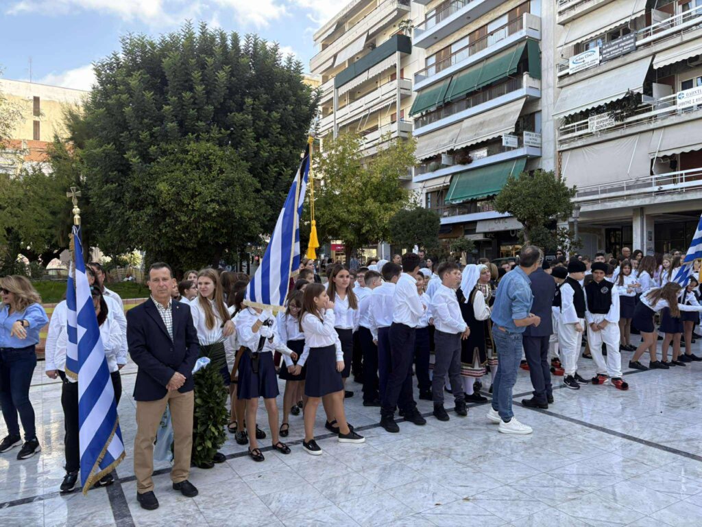 Πάτρα: Οι μαθητές τίμησαν την Εθνική Επέτειο – Κατέθεση στεφάνων στην πλ. Όλγας ΦΩΤΟ 33333333333333333-4