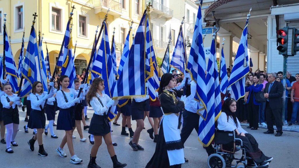 ΟΙ ΕΚΠΡΟΣΩΠΟΙ ΚΥΒΕΡΝΗΣΗΣ - ΠΕΡΙΦΕΡΕΙΑΣ: Με λαμπρότητα αύριο οι εκδηλώσεις για την 28η Οκτωβρίου 9 παρελαση