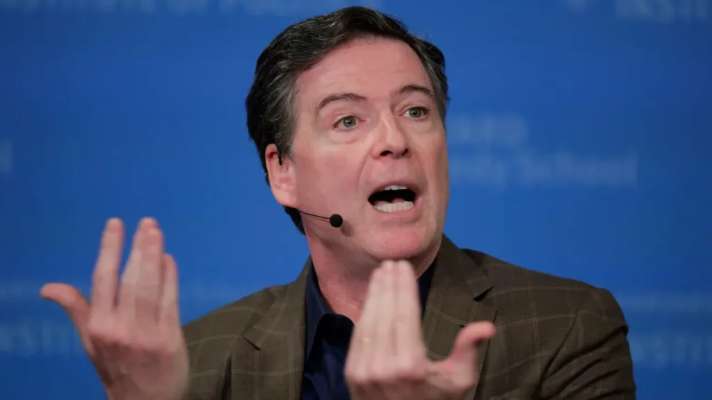 Στις 5 Γενάρη η δίκη του πρώην διευθυντή του FBI Τζέιμς Κόμεϊ – Αρνείται τις κατηγορίες