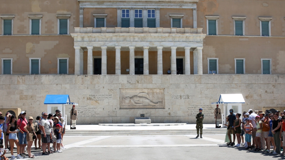 _agnwstos-stratiwtis-mak