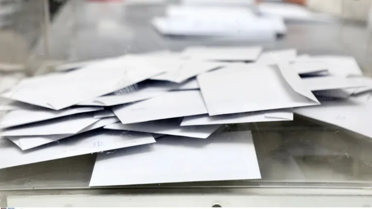 Δημοσκόπηση Alco: Πρώτη η ΝΔ - Εντυπωσιακά υψηλά ποσοστά για τους αναποφάσιστους