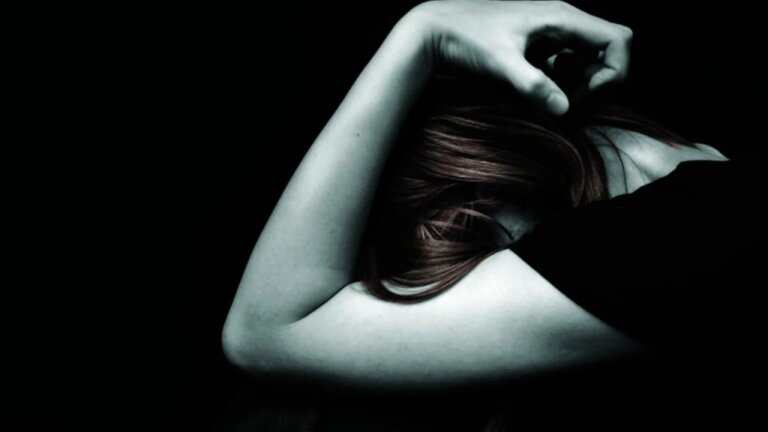 Φρίκη στη Θεσσαλονίκη: 13χρονη κατήγγειλε ομαδικό βιασμό από έξι αγόρια