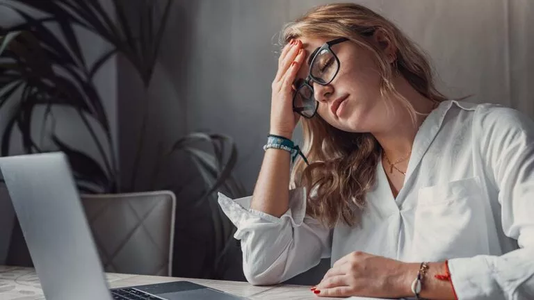 stress_2409646569-768x432