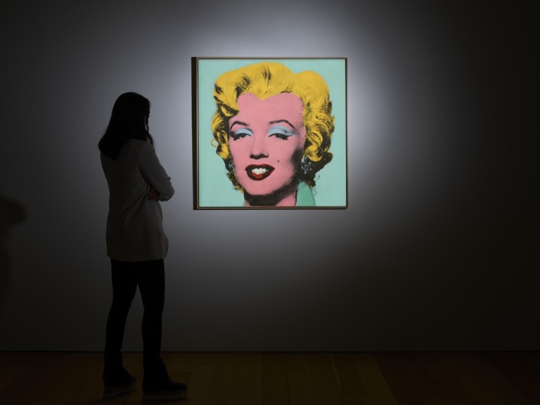 2022_NYR_21508_0036A_002andy_warhol_shot_sage_blue_marilyn095102-768x575