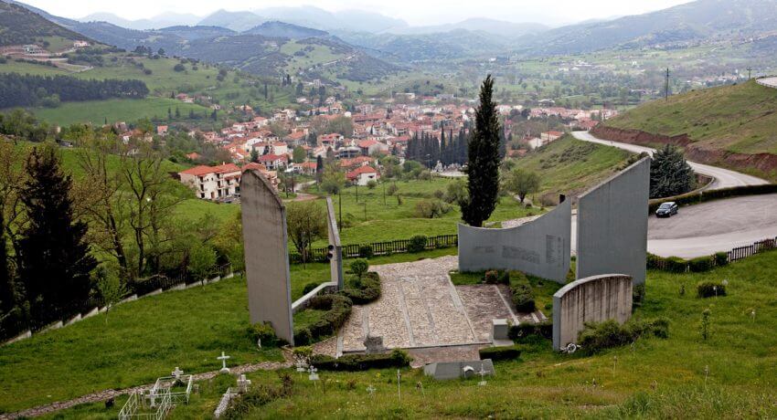 Kalavritablick-vom-mahnmal-aus-rdwndpu8w6g4wgq3wh6tc8p4lxkgx549e6oocg3x4o