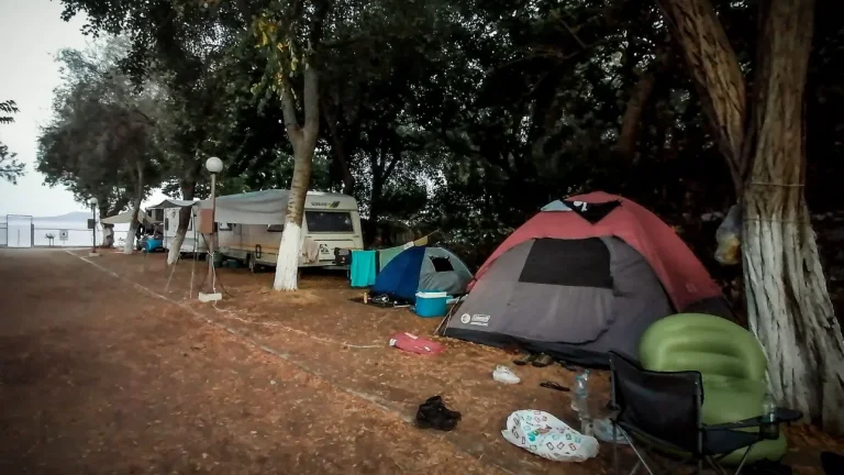Έγκλημα στην Φοινικούντα: Αστυνομική έρευνα σε καταστήματα του εργοδότη των δύο κατηγορούμενων