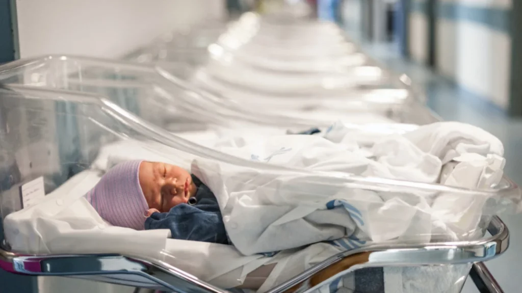 Επίδομα γέννησης έως €3.000: Δήμοι στην Ελλάδα θα ξεκινήσουν τη χορήγηση - Ποιος είναι ο πρώτος στην Δυτική Ελλάδα genniseis-mak1