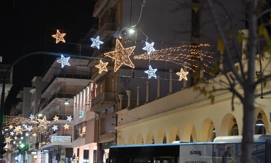 i-patra-forese-ta-giortina-tis-anapse-o-xristougenniatikos-diakosmos-stin-poli-2 (2)