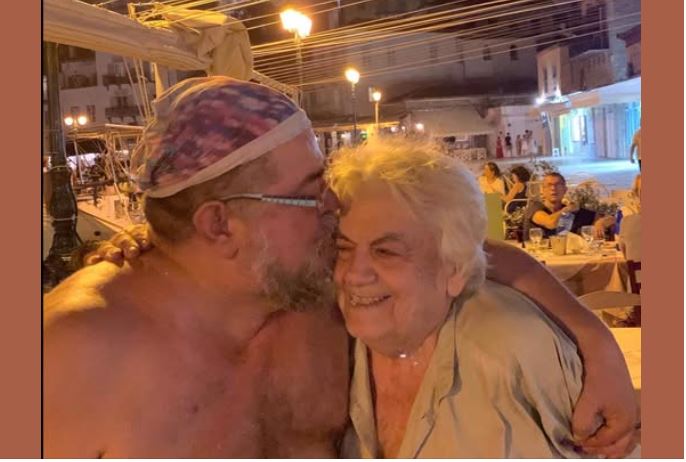 Δύσκολες ώρες για τον Σταμάτη Κραουνάκη: Πέθανε η μητέρα του – «Ο πιο δικός μας άγγελος φτεροκοπάει» kraounakis