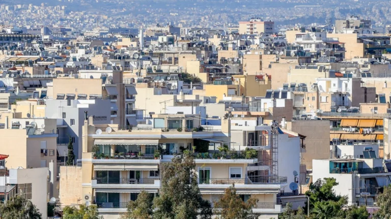 Στο στόχαστρο της ΑΑΔΕ ξένοι ιδιοκτήτες με «μαύρα» ενοίκια σε Κρήτη, Κυκλάδες, Αθήνα και Θεσσαλονίκη