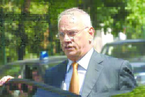 Ο Σπήλιος Σπηλιωτόπουλος αποχαιρετά το Θρασύβουλο Μαυρομμάτη spilios