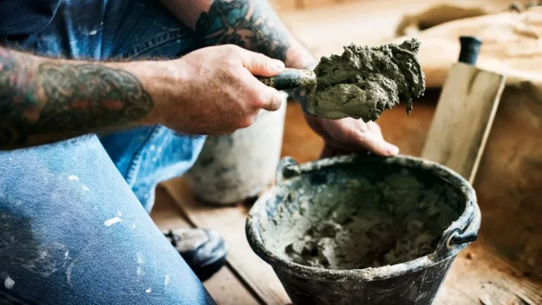 Αντίο στο τσιμέντο – Ερευνητές δημιουργούν δομικά υλικά μόνο από χώμα, νερό και ανακυκλωμένο χαρτόνι