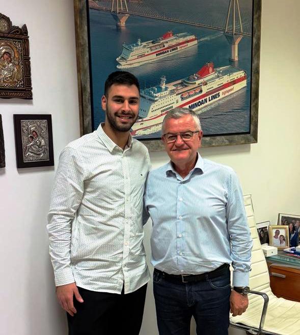 ypopsifiotitasartzis