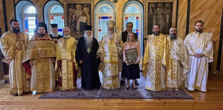 Τιμητική βράβευση της Αναστασίας Κουμούση από την Ιερά Μητρόπολη Καλαβρύτων και Αιγιαλείας