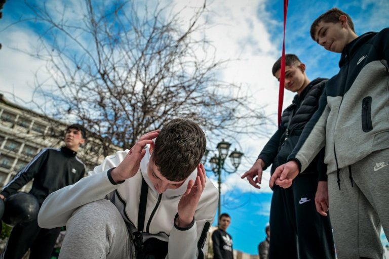 Στοιχεία σοκ από την ΕΛ.ΑΣ. στην «Πολιτεία» για τη νέα γενιά παραβατών: Συλλαμβάνονται και τρέμουν μόνο… μην τους πάρουν το κινητό!