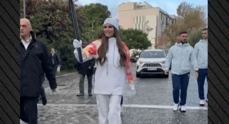 Η Κίμπερλι Γκιλφόιλ έτρεξε από την Ακρόπολη έως το Καλλιμάρμαρο στη λαμπαδηδρομία για τους Χειμερινούς Ολυμπιακούς Αγώνες (βίντεο)