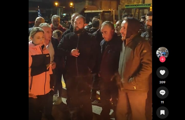 Πάτρα - βίντεο: Δείτε τι έγινε όταν η Χριστίνα Αλεξοπούλου πήγε στο μπλόκο των αγροτών aaaaaaaaaaaaaa