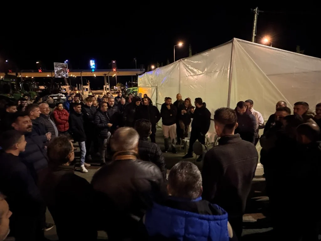 Θα ανοίξουν τα διόδια της γέφυρας Ρίου – Αντιρρίου οι αγρότες την Τετάρτη agrotes-bloka-1