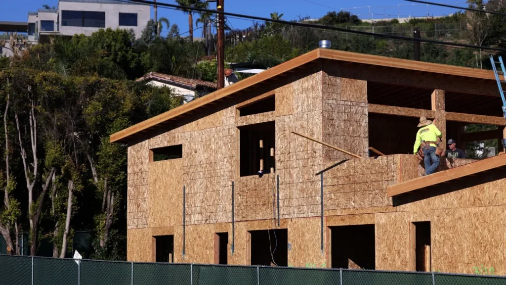 Πώς θα βγουν περισσότερα σπίτια στην αγορά – Οι λύσεις για το στεγαστικό