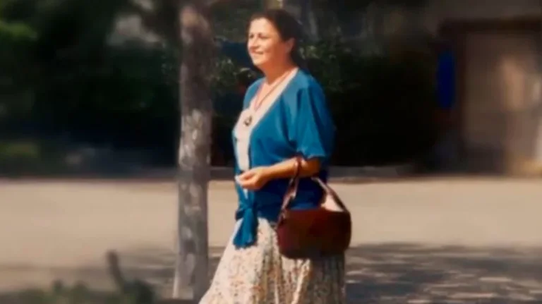 Συνέλαβαν τον γιο της Ελένης Παπαδοπούλου για τη δολοφονία στο Κολωνάκι: Πρώτα τη νάρκωσε και μετά την έκαψε, ο μητροκτόνος είχε χρέη €400.000 – Τον “έκαψαν” οι αντιφάσεις