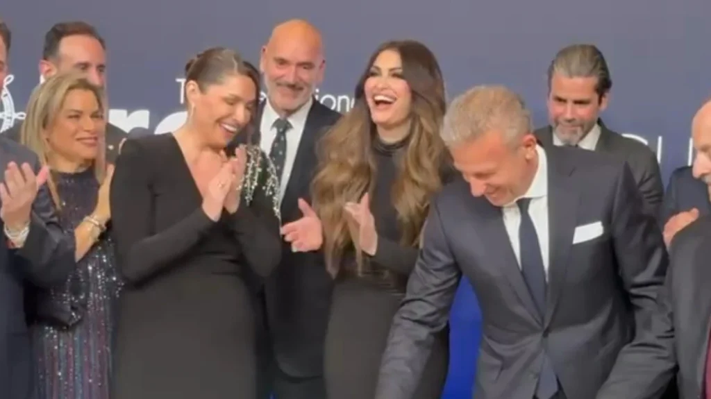 Η Κίμπερλι Γκιλφόιλ έσβησε το κεράκι στην τούρτα του Propeller Club, δείτε βίντεο