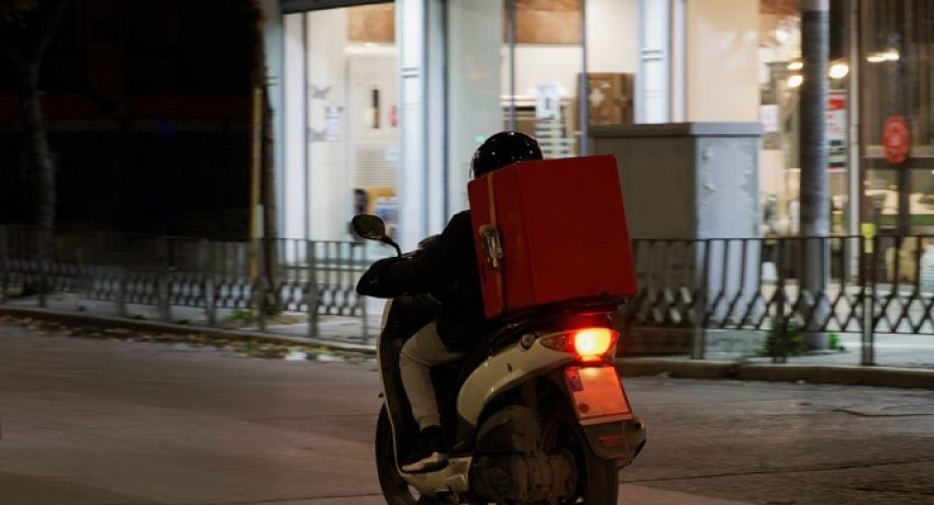 Πάτρα: Επεισόδιο με ντελιβερά στη Γούβα! Ανθρωποκυνηγητό από την ΕΛ.ΑΣ. ka-31-rg2abl5p92q5yxnl7lsia67p0qw7l835eej4oazn94