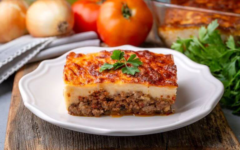 mousakas_food_trofima_estiasi_shutterstock-768x480