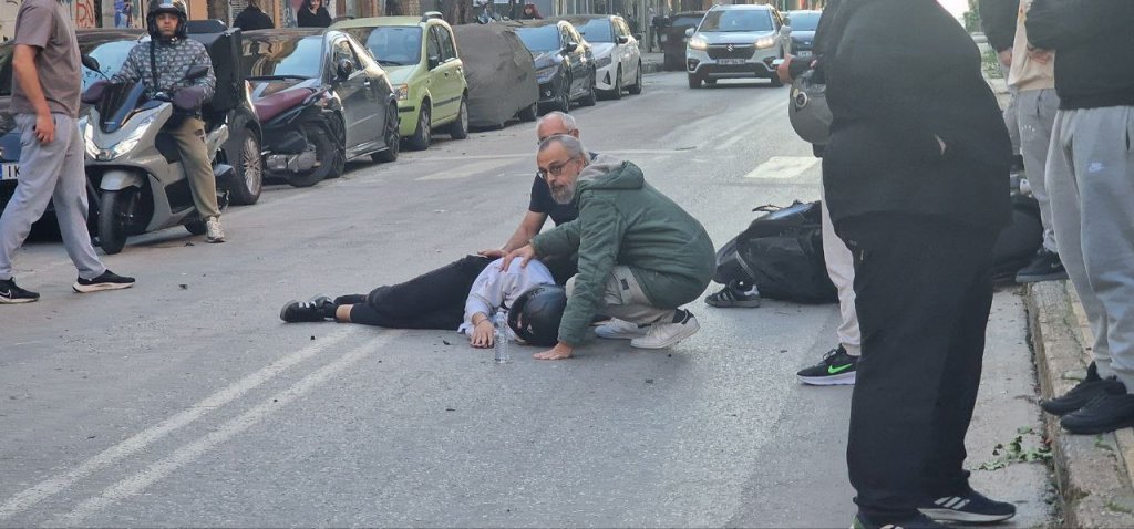 Πάτρα: Σοβαρό τροχαίο στην Παπαφλέσσα! Δύο δίκυκλα! Εκτινάχτηκε ο ένας οδηγός και ήταν στο έδαφος για 15 λεπτά photo_2025-12-13_16-25-13