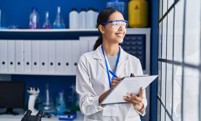 Τα 10 πιο σημαντικά και ελπιδοφόρα επιστημονικά επιτεύγματα του 2025