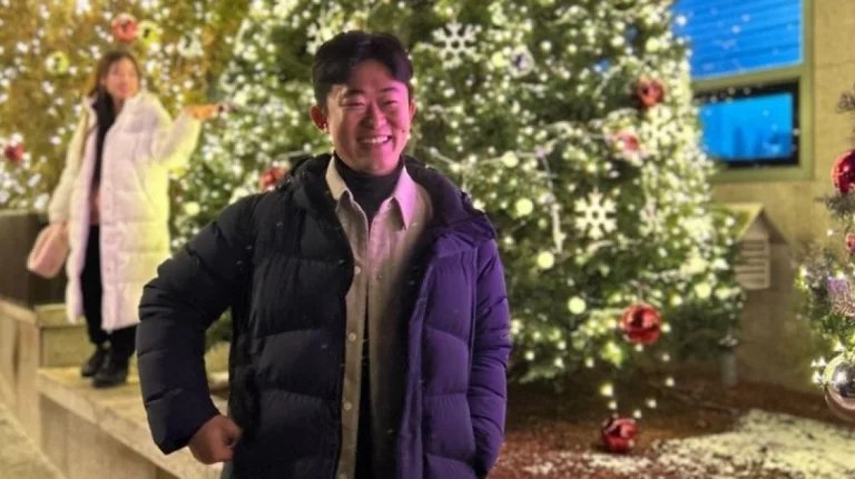 Βορειοκορεάτης αποκαλύπτει πώς είναι να κάνεις Χριστούγεννα σε μια χώρα που απαγορεύονται