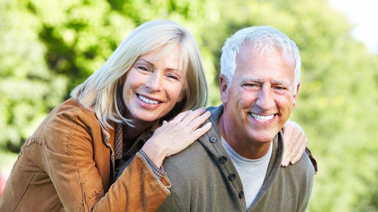 190320161030_old_couple-768x432