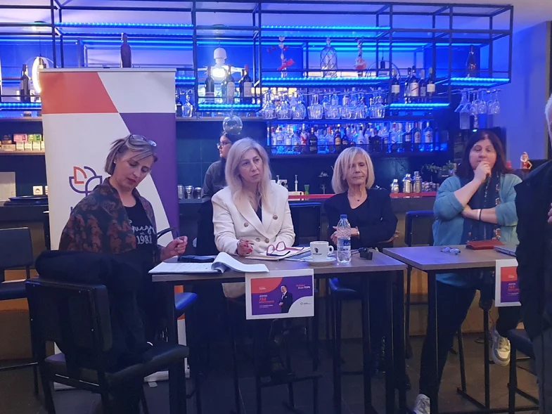 gunrkyhinx697c70d76face (1)