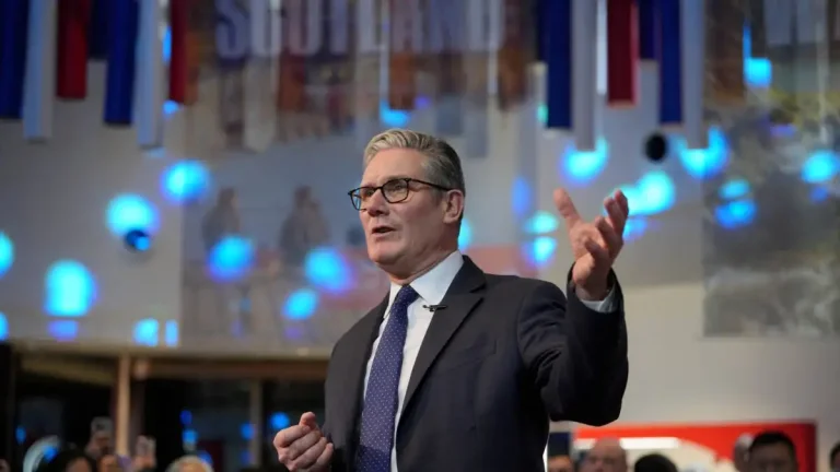 Στάρμερ: Η Βρετανία συνεργάζεται με τους εταίρους της ώστε το Ιράν να μην αναπτύξει πυρηνικά όπλα