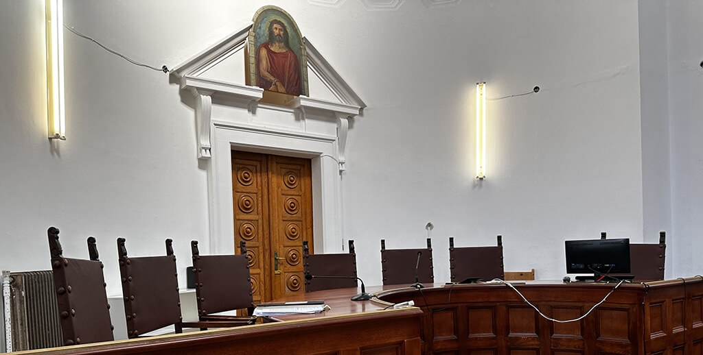 δικαστήριοο