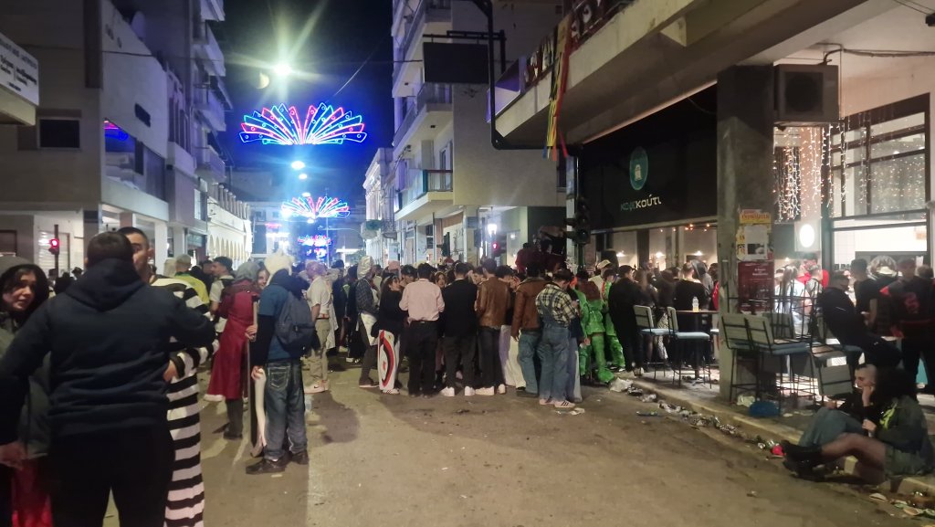 Πάτρα: Το αδιαχώρητο στο καρναβαλικό κέντρο – φωτό και βίντεο