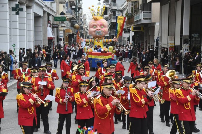 Στην τελική ευθεία το Καρναβάλι των μικρών - Τα άρματα και η σειρά παρέλασης