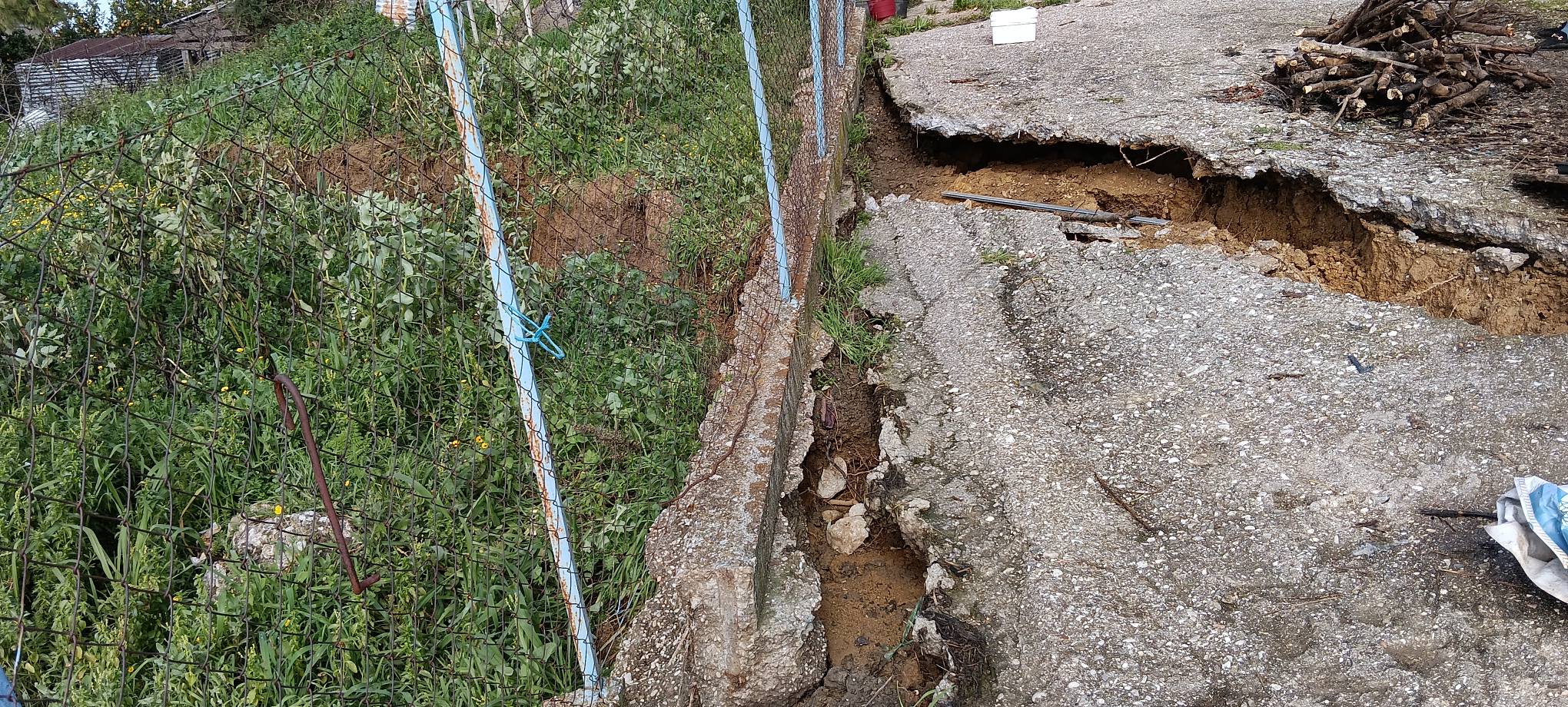 Δυτική Ελλάδα: Φαινόμενα κατολίσθησης στο Μαζαράκι Ηλείας - φωτό