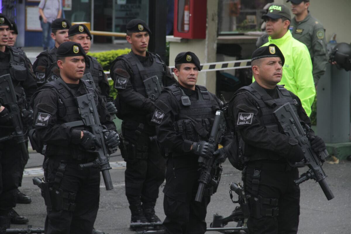 Colombian_Police_9731095359
