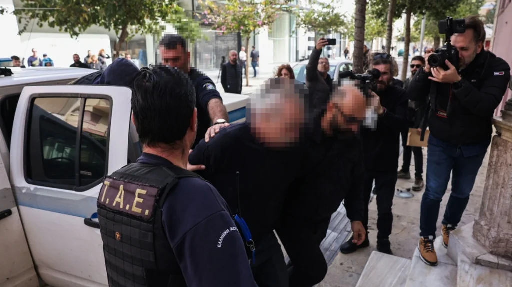 adelfoktonia-viannos