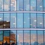 Πόσο κοστίζει σήμερα ένας μισθός 1.000 ευρώ καθαρά;